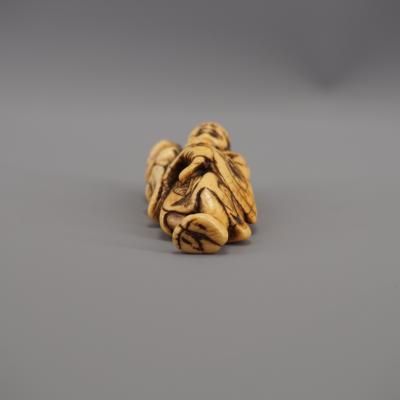 Japon - Netsuke en ivoire représentant Gama Sennin, Période Edo 2