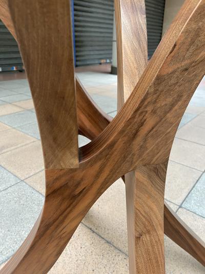 Xavier MICLET - Table VRILLE en noyer, circa 2000 2