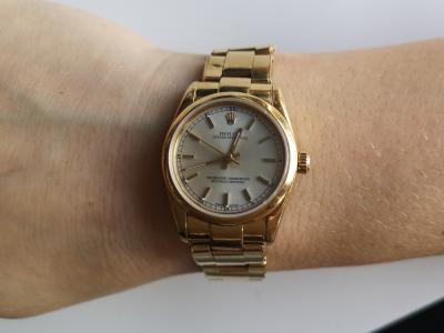 Montre de dame Rolex Oyster perpetual en or 18 carats 2