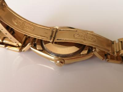 Montre de dame Rolex Oyster perpetual en or 18 carats 2