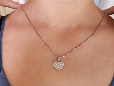 Collier coeur en or  blanc 18 carats  diamants 2