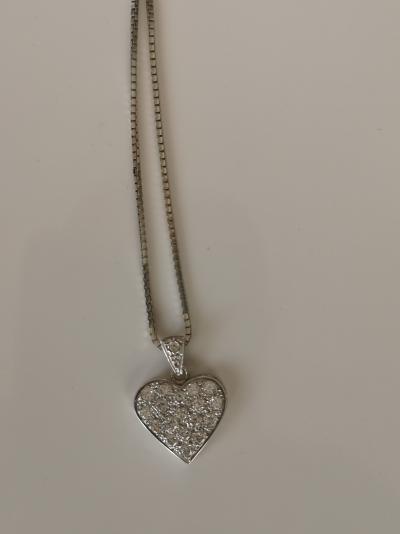 Collier coeur en or  blanc 18 carats  diamants 2