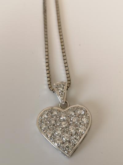 Collier coeur en or  blanc 18 carats  diamants 2