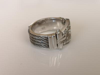 Bague à motif de boucle  en or 18 carats et acier 2