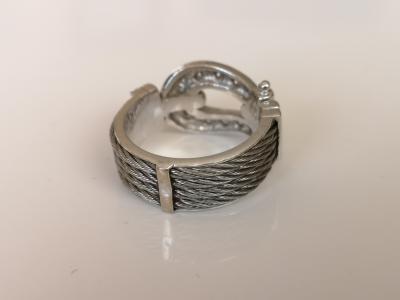 Bague à motif de boucle  en or 18 carats et acier 2