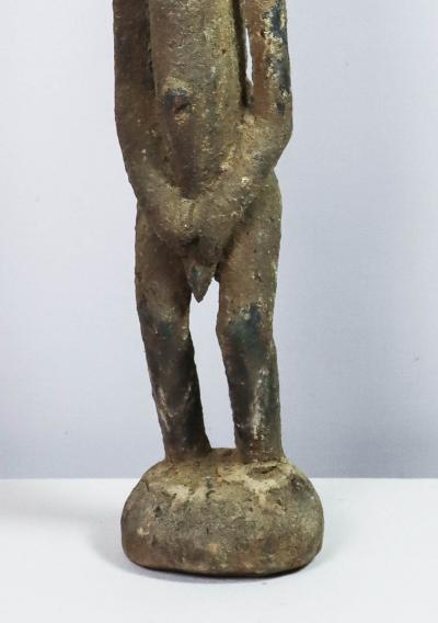 Mali, Dogon - Statue en bois à patine croûteuse 2