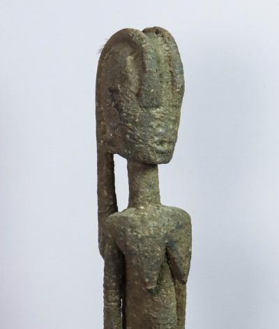 Mali, Dogon - Statue en bois à patine croûteuse 2