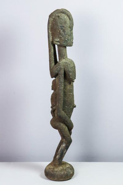 Mali, Dogon - Statue en bois à patine croûteuse 2