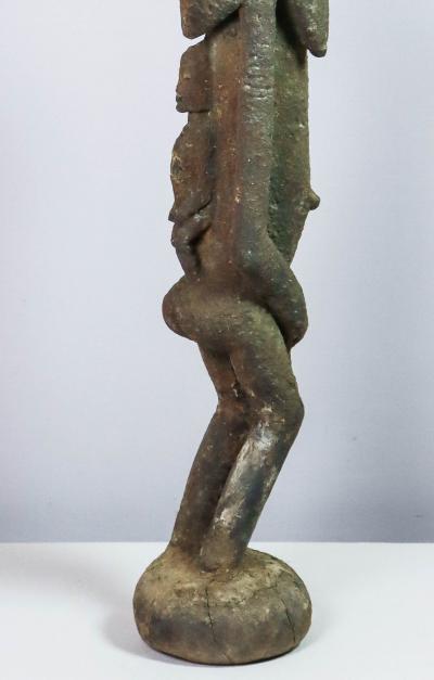 Mali, Dogon - Statue en bois à patine croûteuse 2
