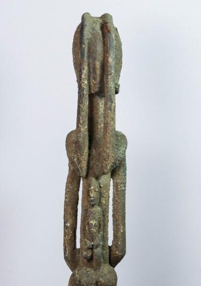 Mali, Dogon - Statue en bois à patine croûteuse 2