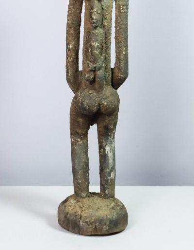Mali, Dogon - Statue en bois à patine croûteuse 2