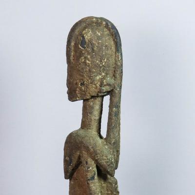 Mali, Dogon - Statue en bois à patine croûteuse 2