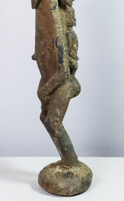 Mali, Dogon - Statue en bois à patine croûteuse 2