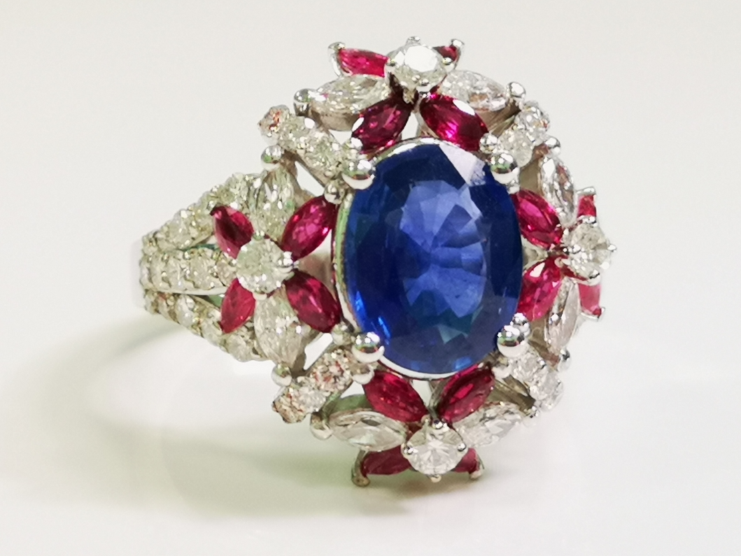 Bague Or 18 Carats Avec Rubis Et Diamants - Poids 2,61 G, Taille 51, Style Marguerite, Occasion