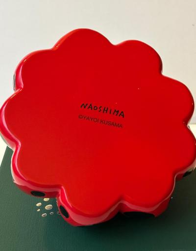 Yayoi KUSAMA  : Naoshima Pumpkin (Rouge et Noir) - Sculpture 2