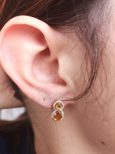 Paire de boucles d oreilles  en citrines saphirs et diamants 2