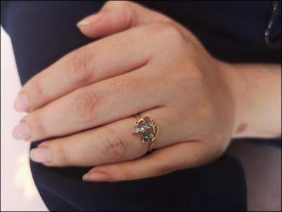 Bague en or jaune saphirs verts 2