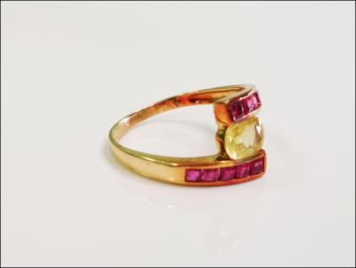 Bague en or jaune saphir jaune rubis 2