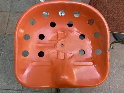 Achille CASTIGLIONI - Tabouret  Mezzadro orange, 1961 2