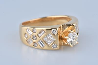 Bague en or jaune 18 carats ornée de diamants de 1,53 ct au total 2