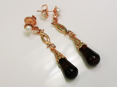 Paire de boucles d’oreilles perles de culture obsidiennes et diamants 2