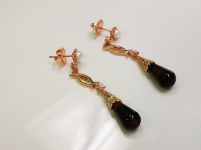 Paire de boucles d’oreilles perles de culture obsidiennes et diamants 2
