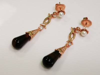 Paire de boucles d’oreilles perles de culture obsidiennes et diamants 2