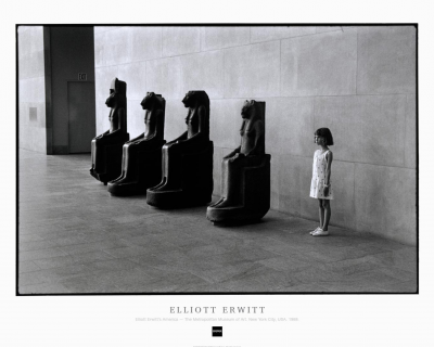 Elliott ERWITT - The Metropolitan Museum of Art. New York City, USA. 1988. - Affiche 2