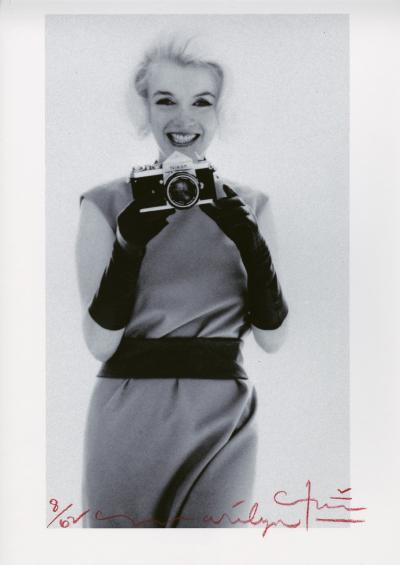 Bert STERN - Marilyn with Bert’s Nikon, 2011 - Photographie signée 2