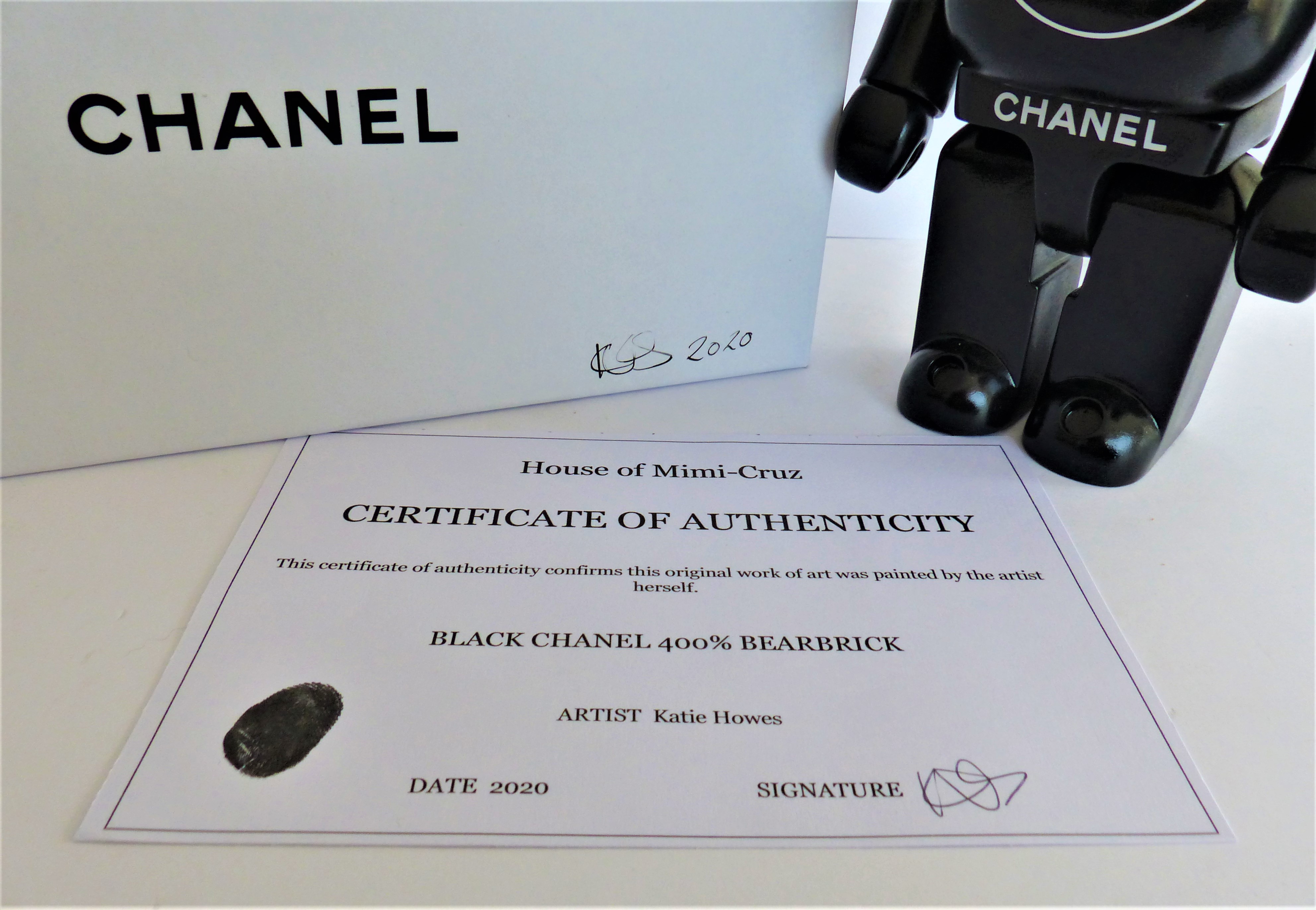 Contemporary Art - Resin sculpture - Bearbrick Chanel black - Vili