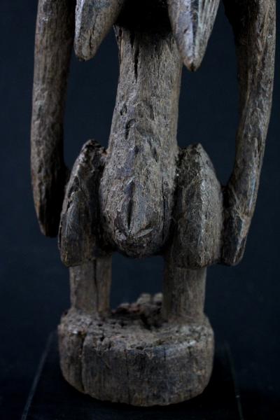 Côte d’Ivoire, Ethnie Senoufo, Ancienne statue sur socle 2