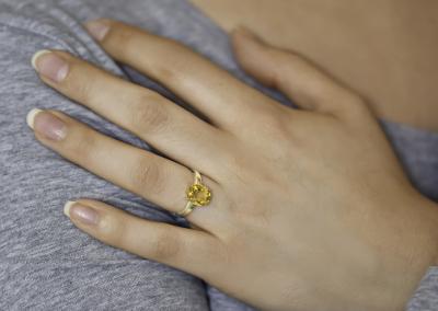 Bague or jaune citrine ovale 2,28 carats 2