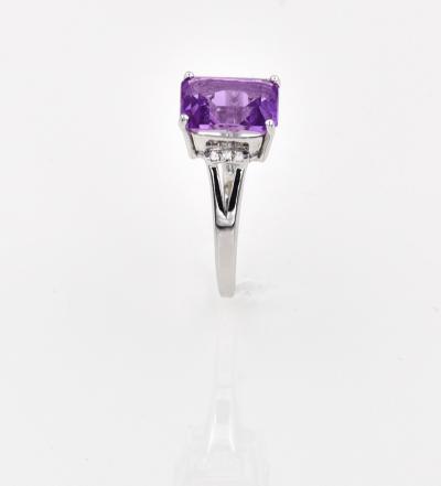 Bague or Blanc améthyste rectangle 2,96 carats 6 diamants 0,04 carats 2