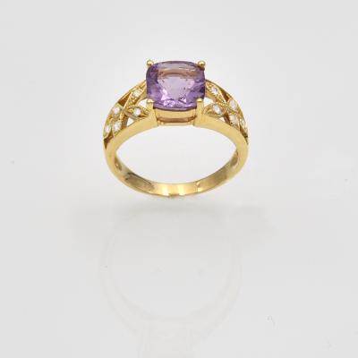 Bague or jaune amethyste carré 1,70 ct avec une fleur à 5 pétales sur les 2 côtés et agrementés de diamants 0,11 ct 2
