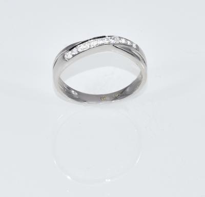 Bague en or blanc croisillon diamants 0,08 carats 2