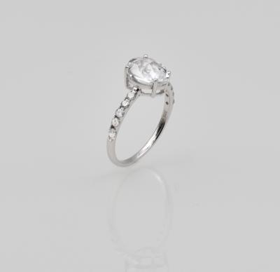Bague or Blanc 1 topaze blanche  2,25 carats et 10 diamants 0,25 carats 2