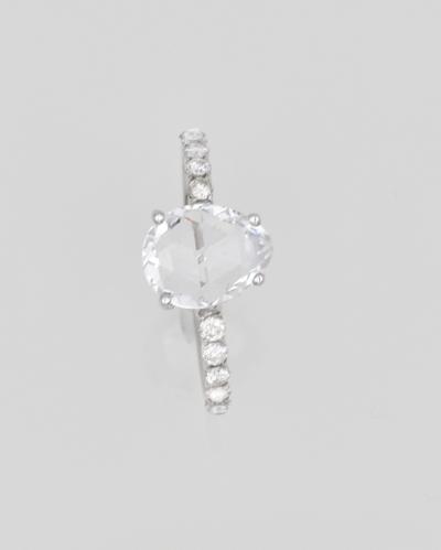 Bague or Blanc 1 topaze blanche  2,25 carats et 10 diamants 0,25 carats 2