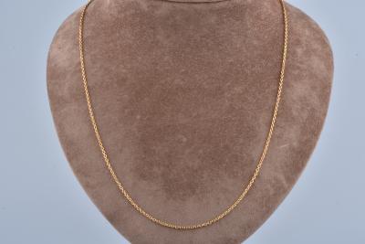 Collier chaine longue en or jaune 18 carats. Maille forçat 2