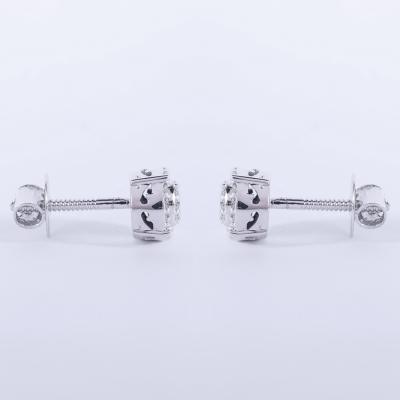 Clous d’oreilles en or blanc et diamants 2
