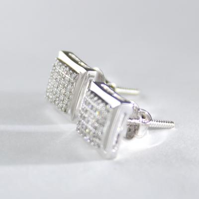 Clous d’oreilles en or blanc et diamants 2