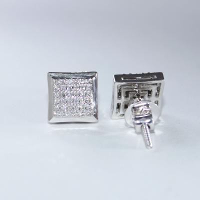 Clous d’oreilles en or blanc et diamants 2