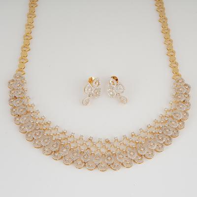 Collier diamant en or jaune avec boucles d’oreilles pendantes 2