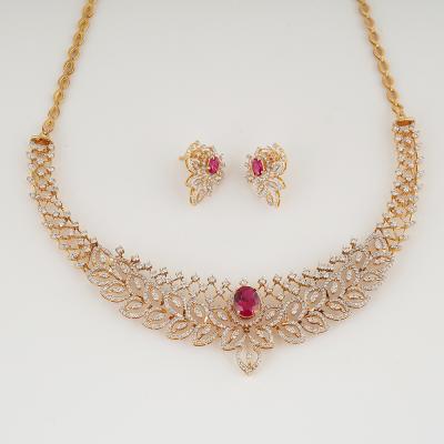 Collier en or jaune avec diamants et rubis 2