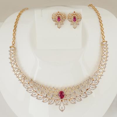 Collier en or jaune avec diamants et rubis 2