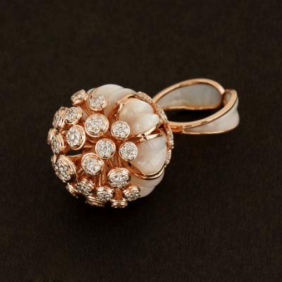 Bague en or rose avec diamant cocktail et nacre 2