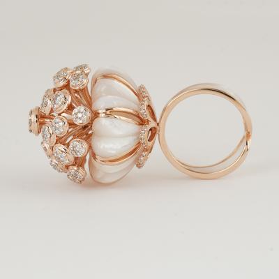 Bague en or rose avec diamant cocktail et nacre 2