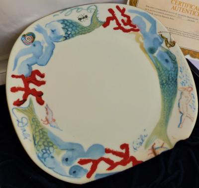 Salvador DALI (d’après) -  Les Sirènes - Assiette en porcelaine 2
