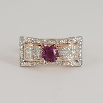 Bague en or rose avec rubis et diamants 2