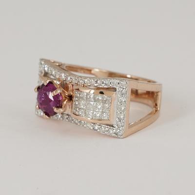 Bague en or rose avec rubis et diamants 2