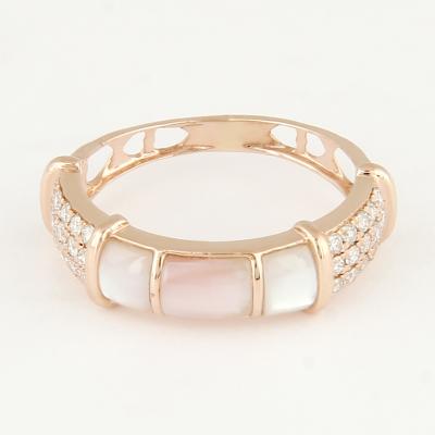 Bague en or rose avec diamants et nacre 2